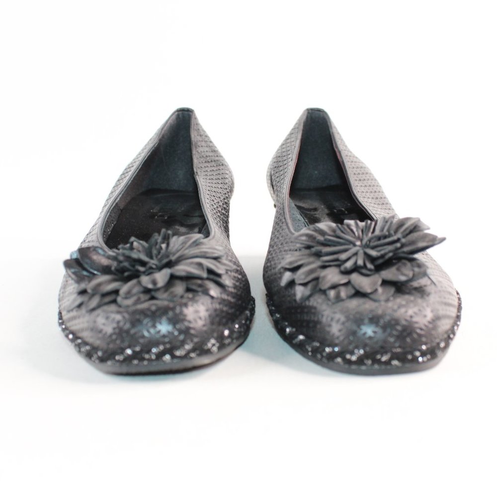 SESTO MEUCCI Black Embellished Round Toe Wedge - Picture 5 of 13